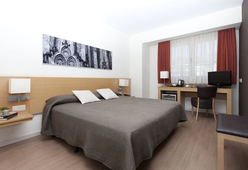 هتل Sagrada Familia