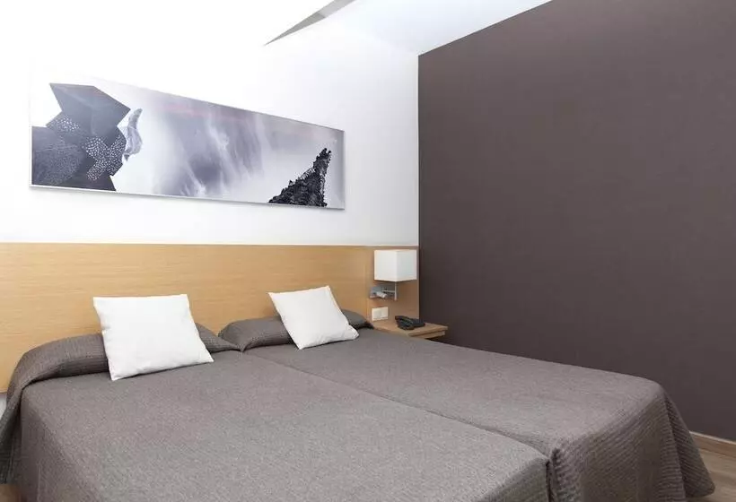 Отель Sagrada Familia