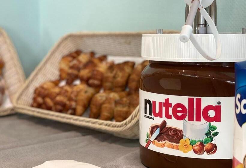 Отель Continental