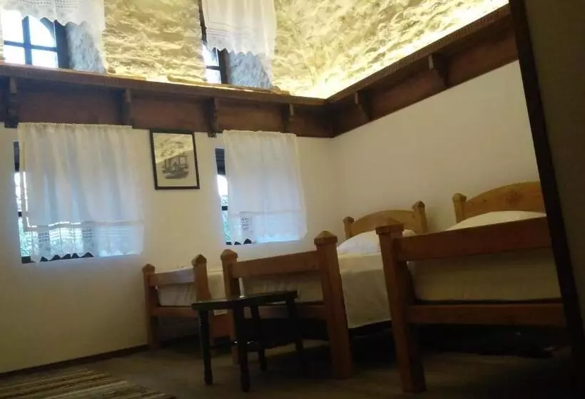 ペンション Konaku Guest House