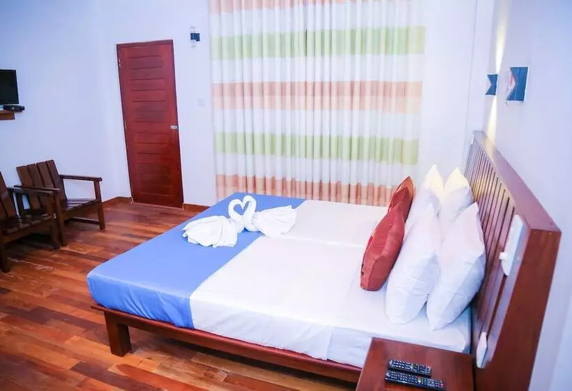 هتل Cozy Sea View Inn
