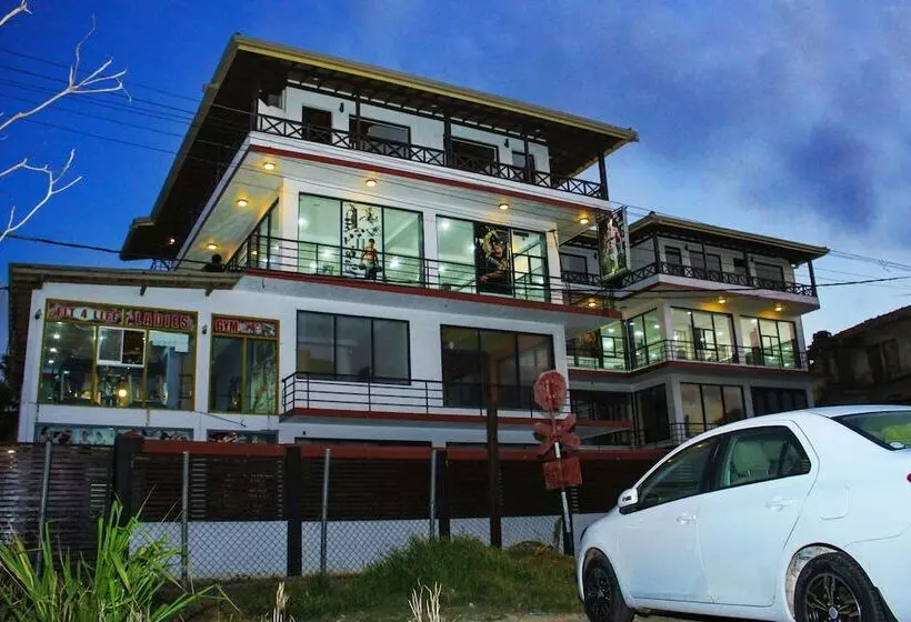 هتل Cozy Sea View Inn