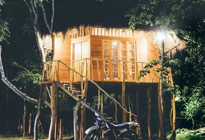 ホテル La Pentera