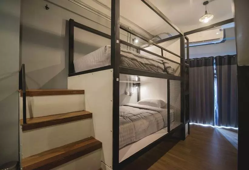هتل Chernchan Hostel