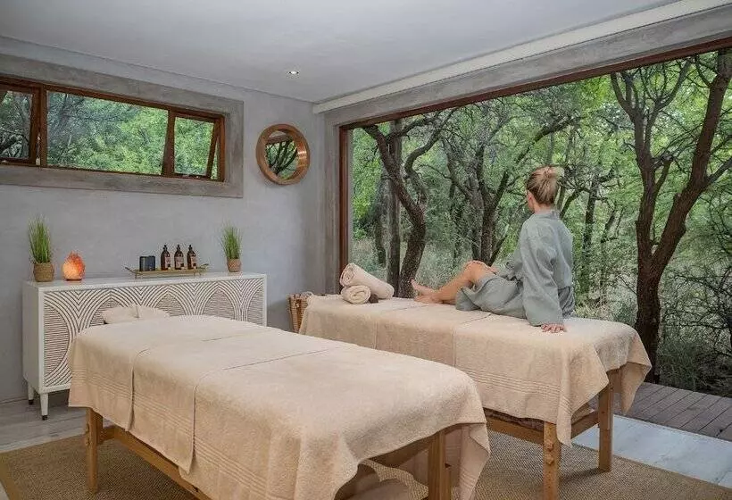 ホテル Lush Private Game Lodge