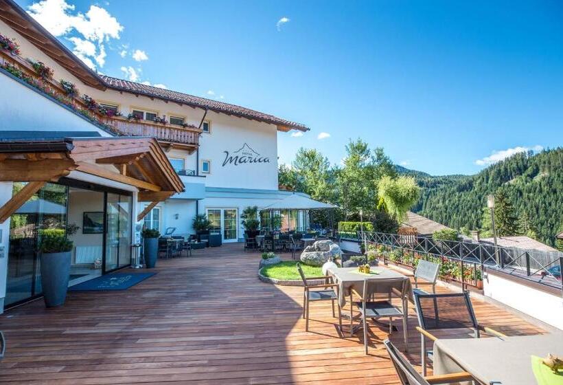 فندق Marica