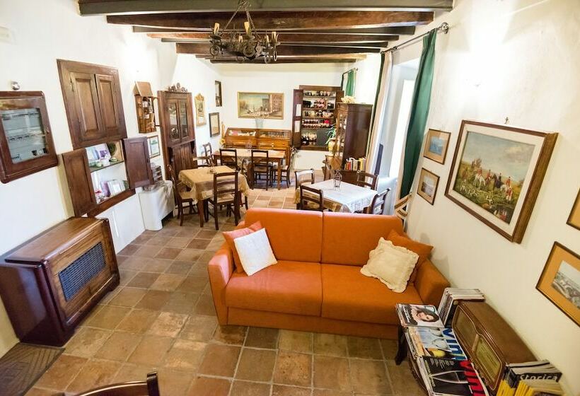 בית מלון כפרי Nenà Al Borgo Castello