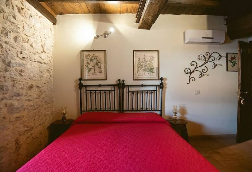 בית מלון כפרי Nenà Al Borgo Castello