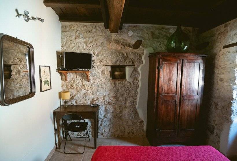 בית מלון כפרי Nenà Al Borgo Castello