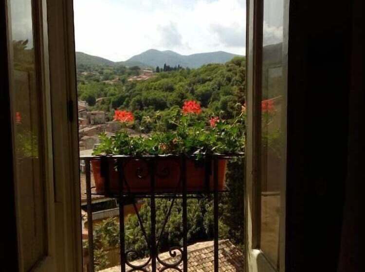 בית מלון כפרי Nenà Al Borgo Castello