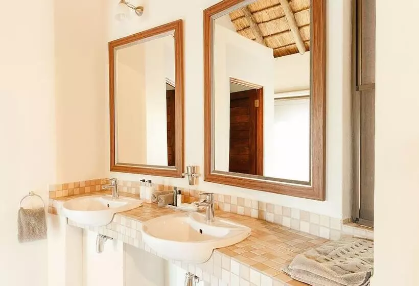 Hotelli Tambuti Lodge