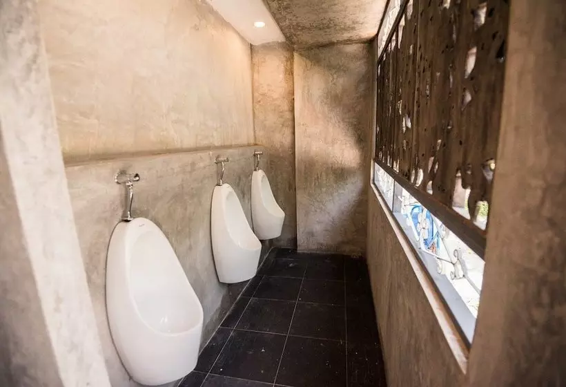 هتل Toobs Hostel Adults Only