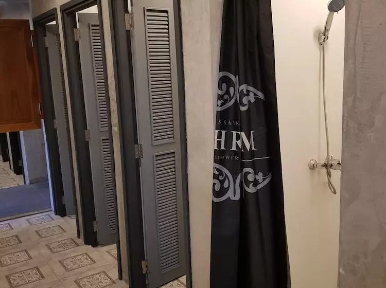 هتل Toobs Hostel Adults Only