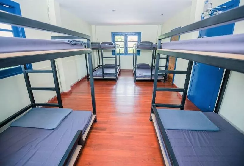 هتل Toobs Hostel Adults Only