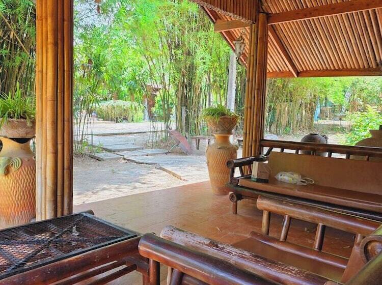 Kaengkrachan Boathouse Paradise Resort