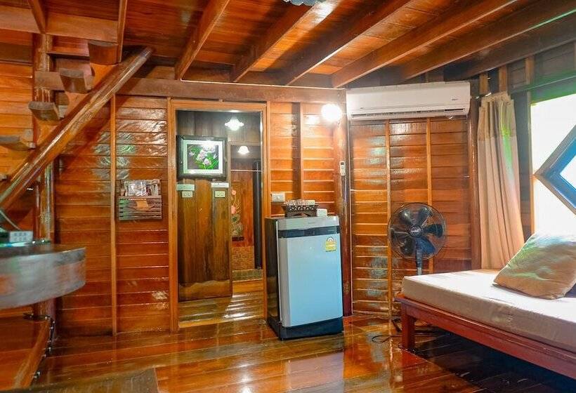 Kaengkrachan Boathouse Paradise Resort