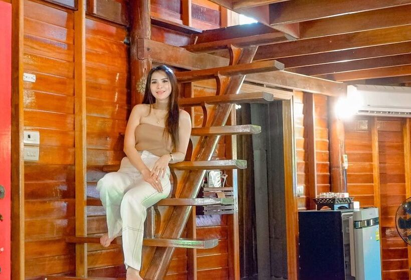 Kaengkrachan Boathouse Paradise Resort