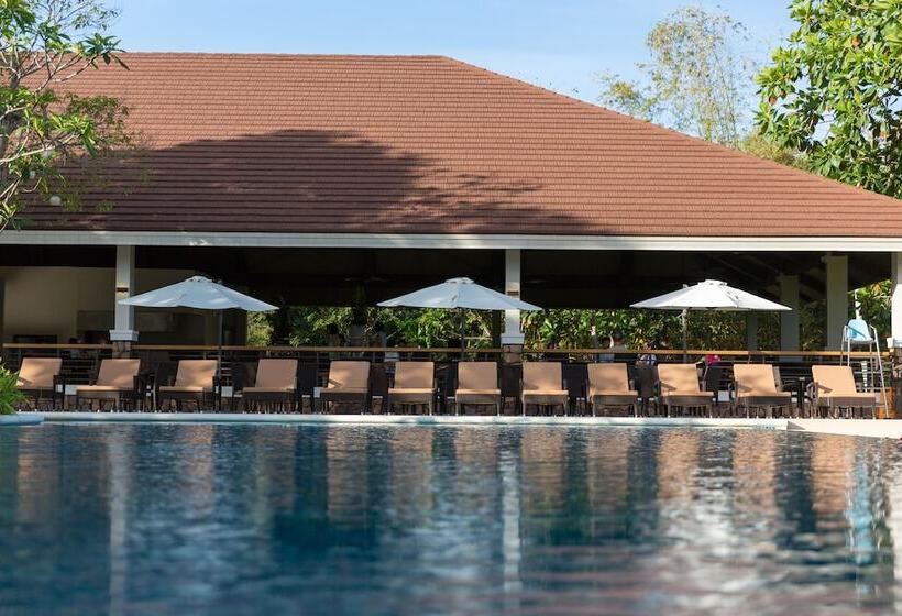 Solina Beach & Nature Resort