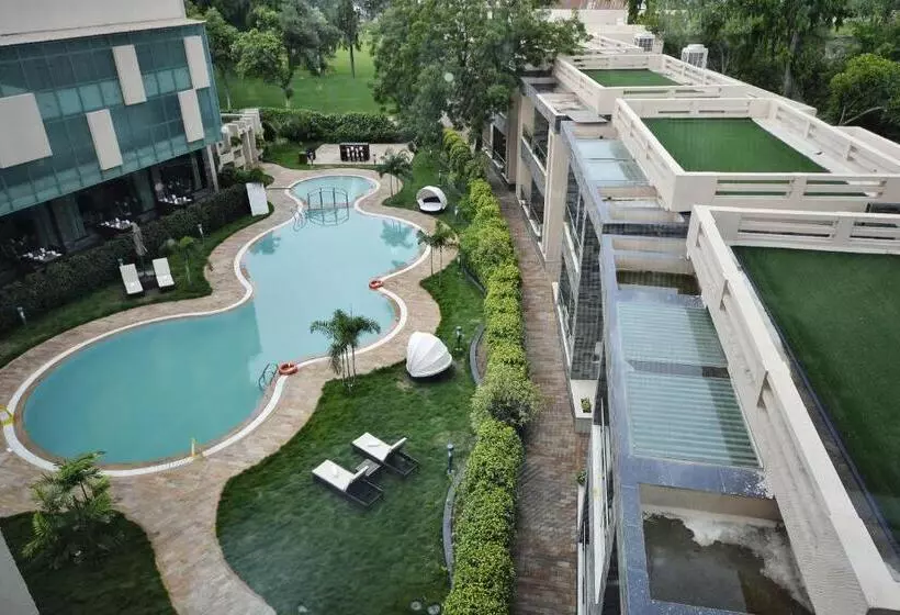 Boulevard 9 Luxury Resort & Spa