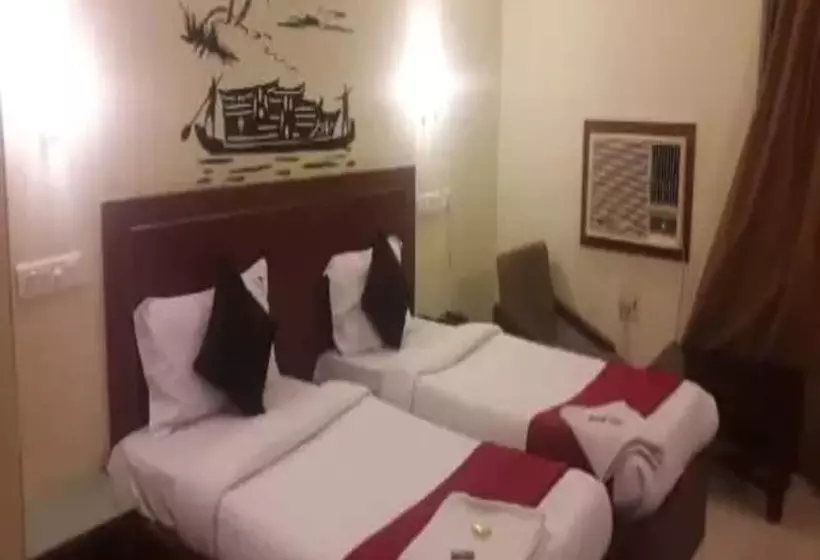 ホテル Pavani Residency