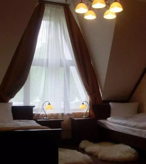 Majatalo Gnizdo Golubky