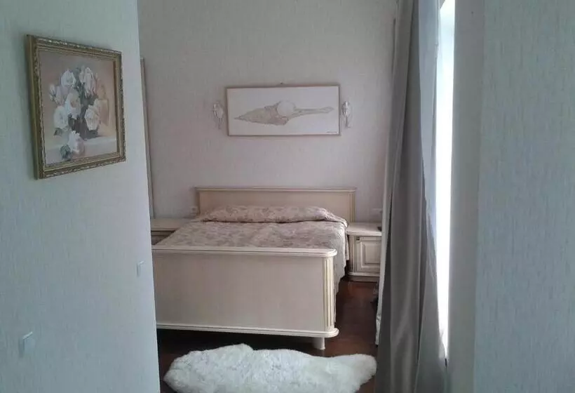 Majatalo Gnizdo Golubky