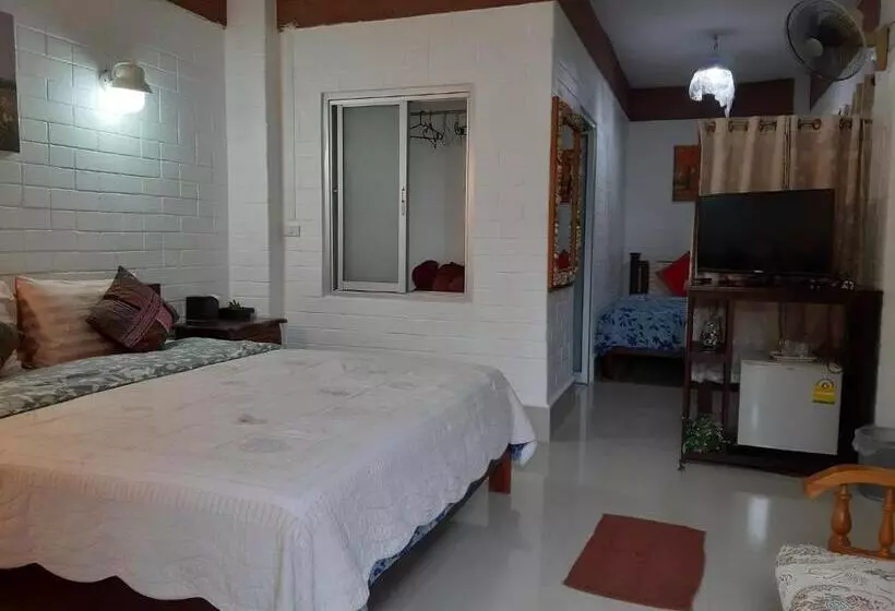 Hotelli Banthorphan Resort