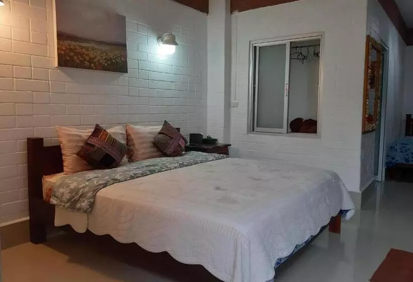 Hotelli Banthorphan Resort