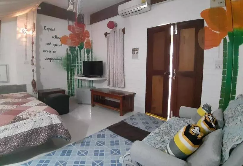 Hotelli Banthorphan Resort