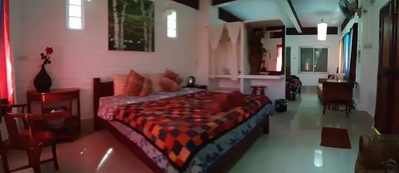 Hotelli Banthorphan Resort