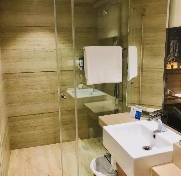 Hotelli Bellevue Sarovar Premiere Junagadh