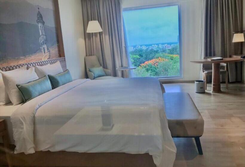 Отель Bellevue Sarovar Premiere Junagadh