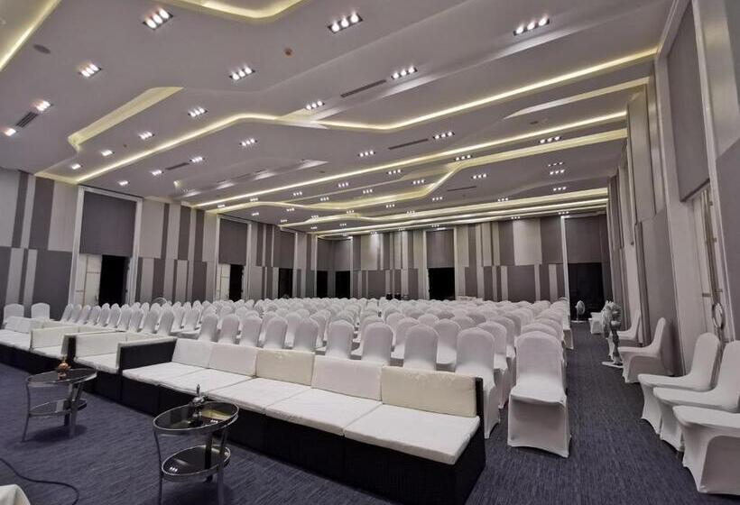 فندق De Veranio Resort