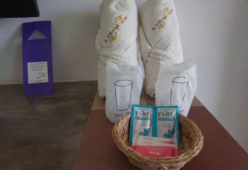 Hotelli Thatphanom Place