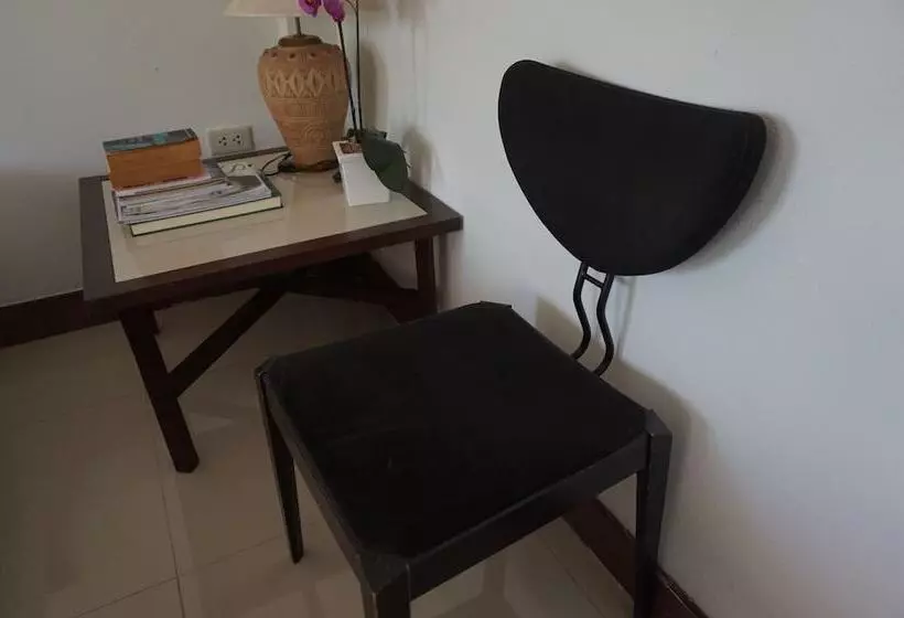 Hotelli Thatphanom Place