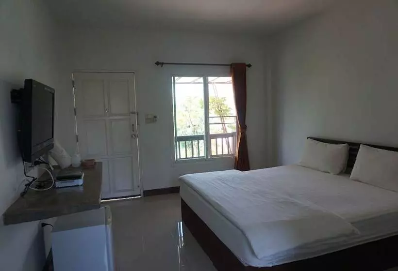 Hotelli Thatphanom Place