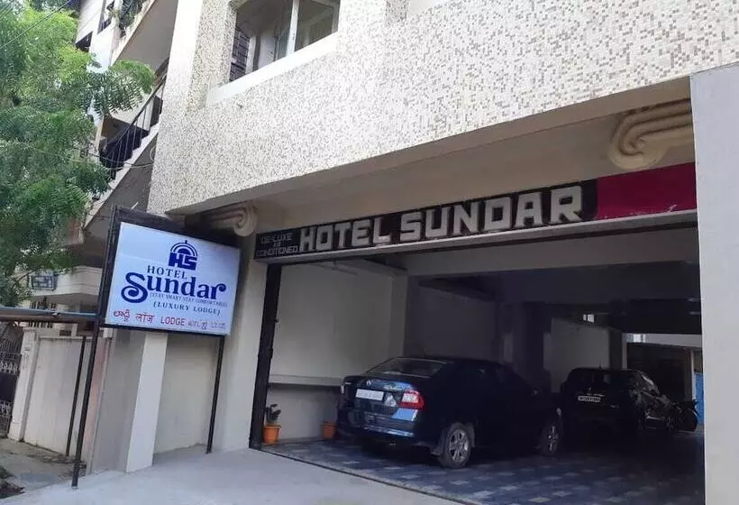Iroomz Hotel Sundar