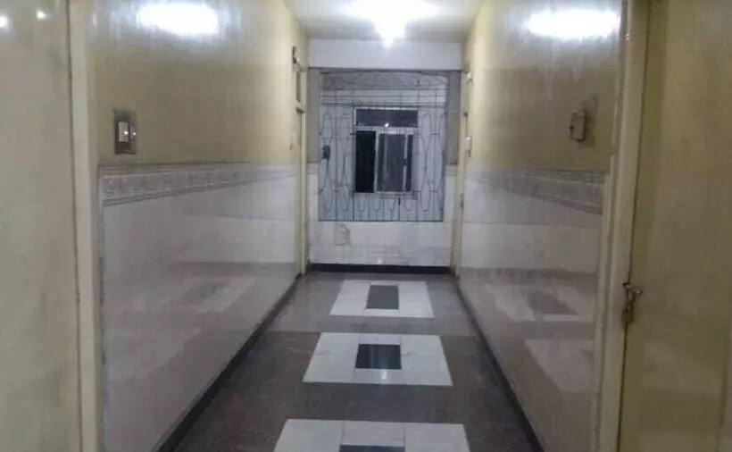 Iroomz Hotel Sundar