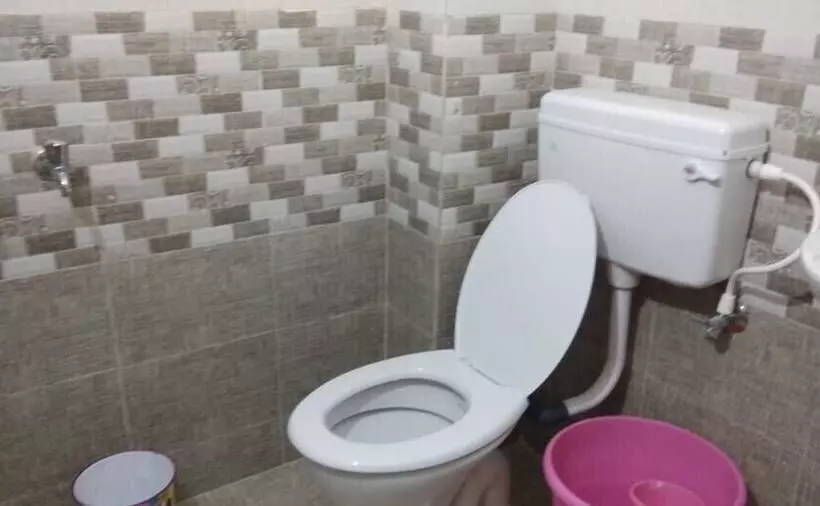Iroomz Hotel Sundar