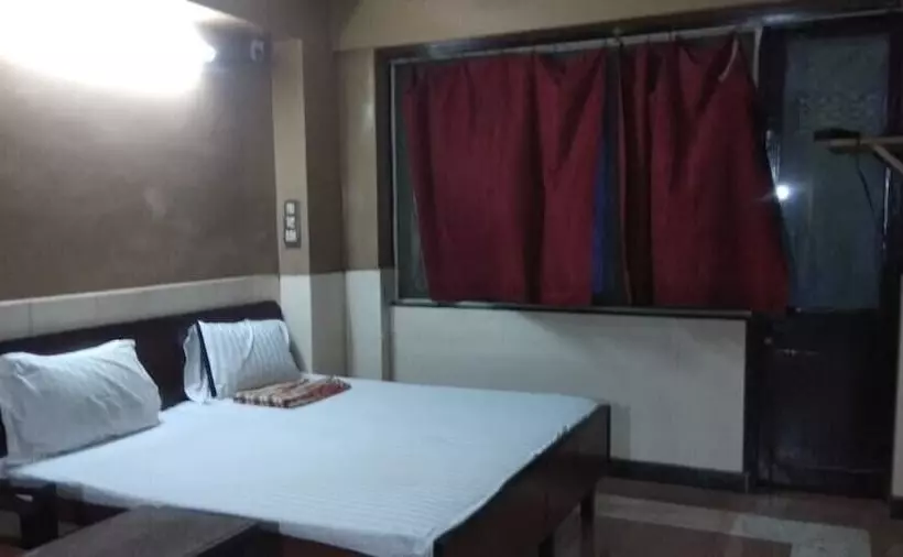 Iroomz Hotel Sundar