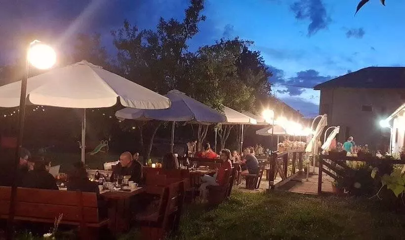 Majatalo Conacul Bunicilor