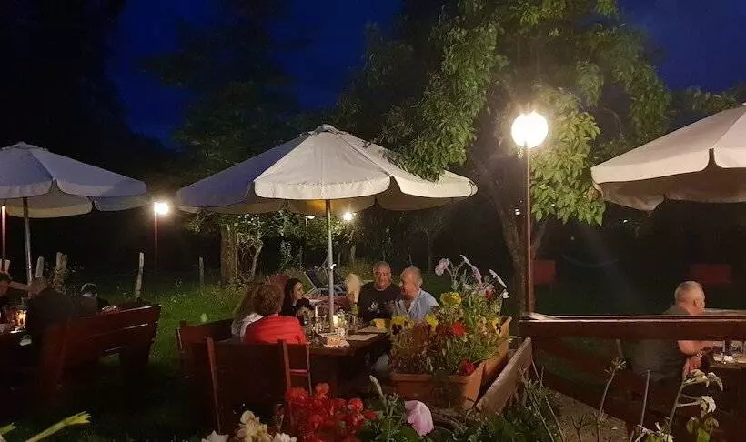 Majatalo Conacul Bunicilor