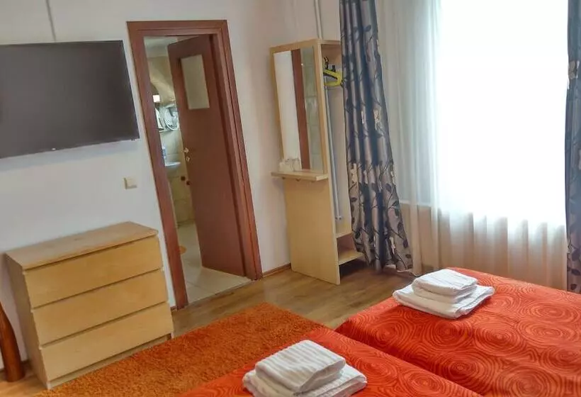 Majatalo Conacul Bunicilor