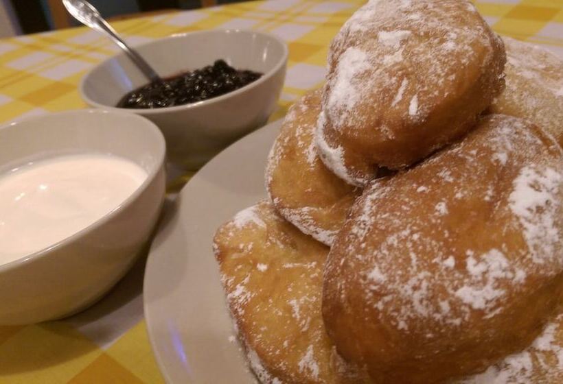 ペンション Conacul Bunicilor