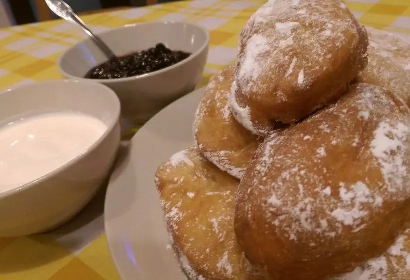 Majatalo Conacul Bunicilor