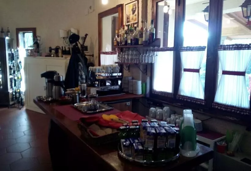 Residenssi Borgo Caiano Country Inn