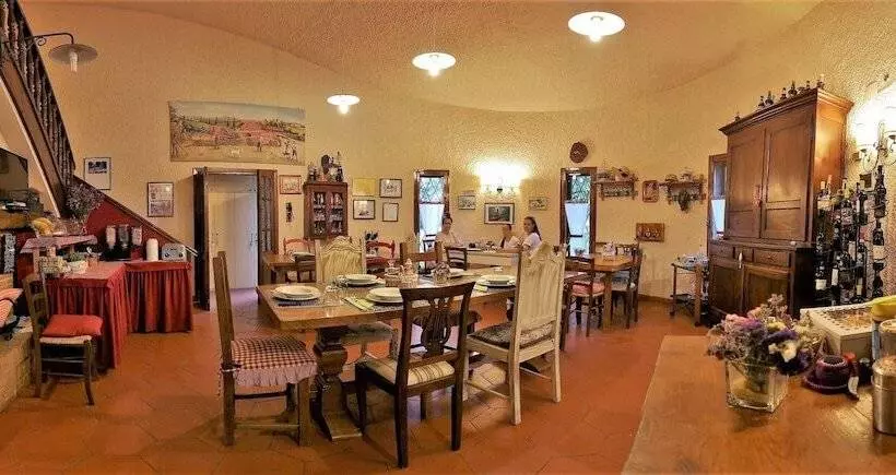 Residenssi Borgo Caiano Country Inn