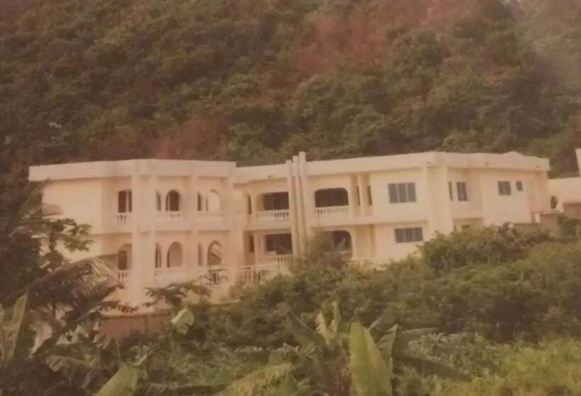 Lomakeskus Jackson Guesthouse Anomabo