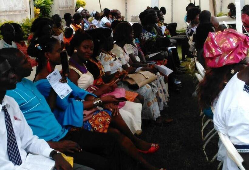 リゾートホテル Jackson Guesthouse Anomabo