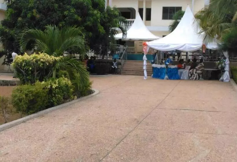 Lomakeskus Jackson Guesthouse Anomabo